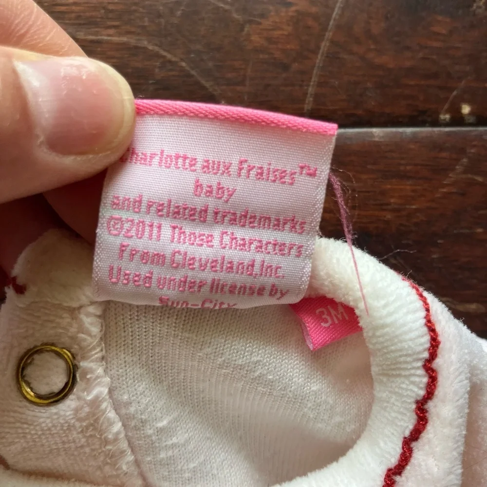 Y2K 2011 Baby Strawberry Shortcake White onesie